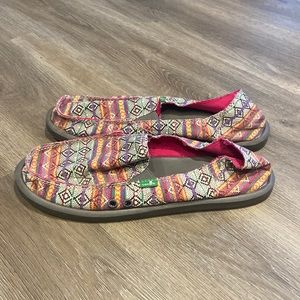 Sanuk Donna Tribal Southwest Aztec Geo Shoes